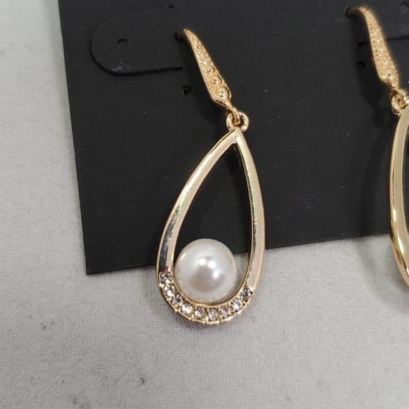 Laundry gold pearl dangle earrings fish hook - Picture 2 of 3